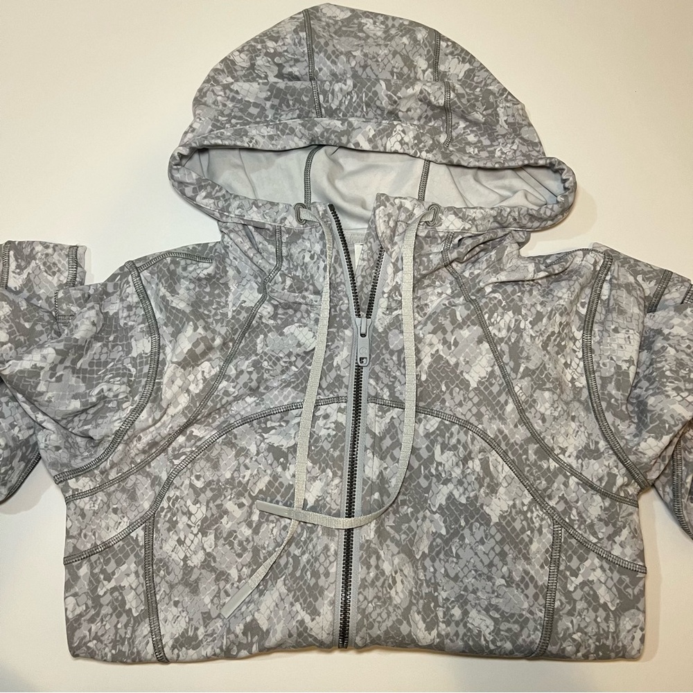 Hooded define jacket nulu